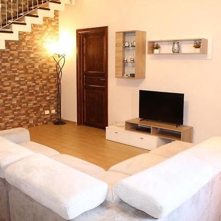 Villa Marchele Карини Екстериор снимка
