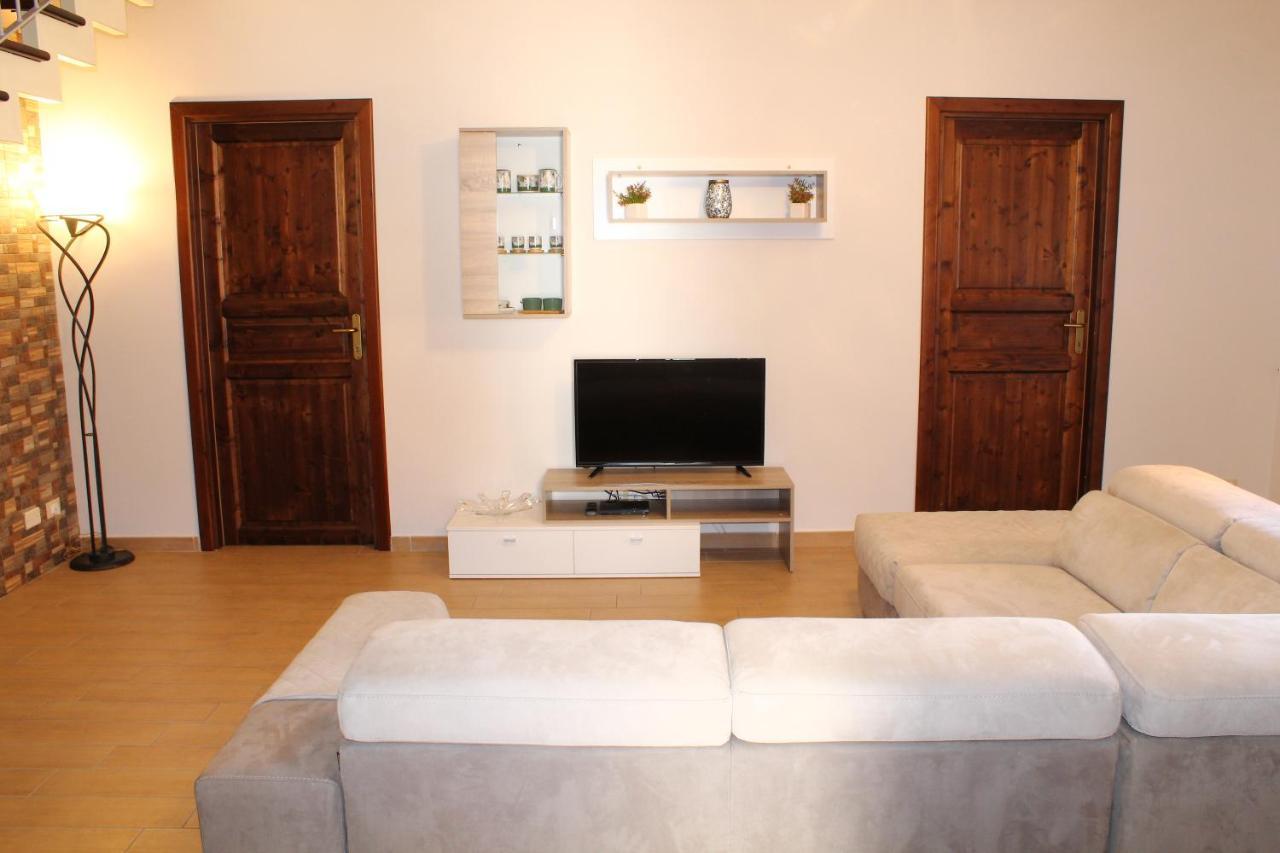 Villa Marchele Карини Екстериор снимка